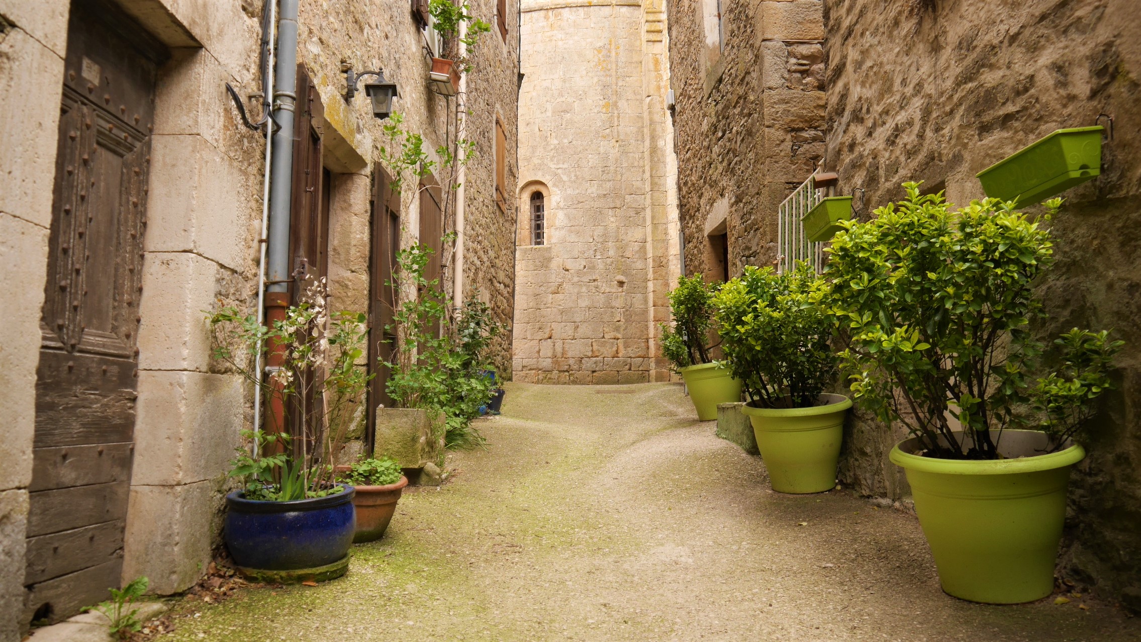 FRANCE // Les villages historiques autour de Millau Arpenter le chemin