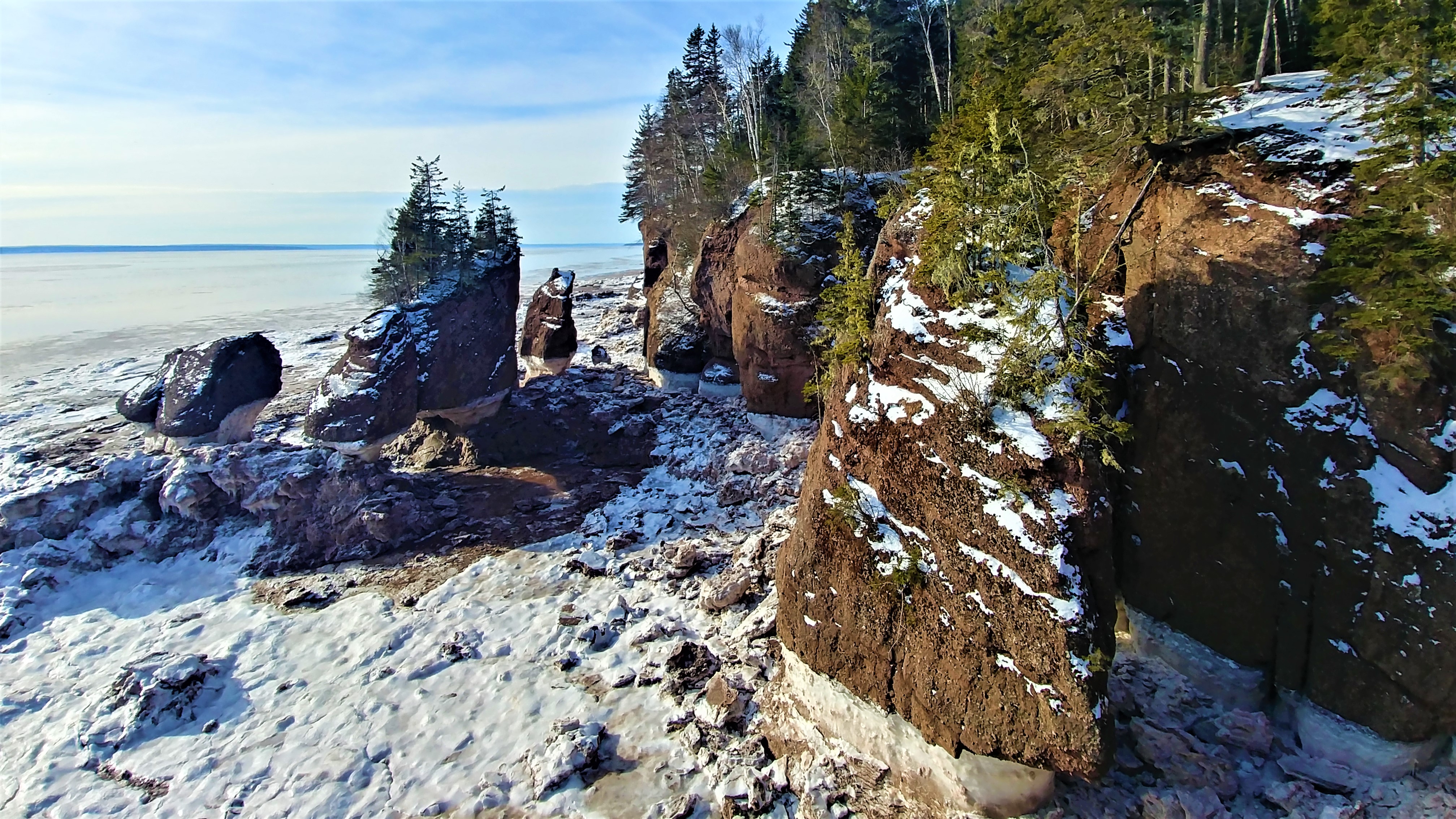 rochers hopewell rocks nouveau-brunswick hiver blog voyage road-trip canada arpenter le chemin