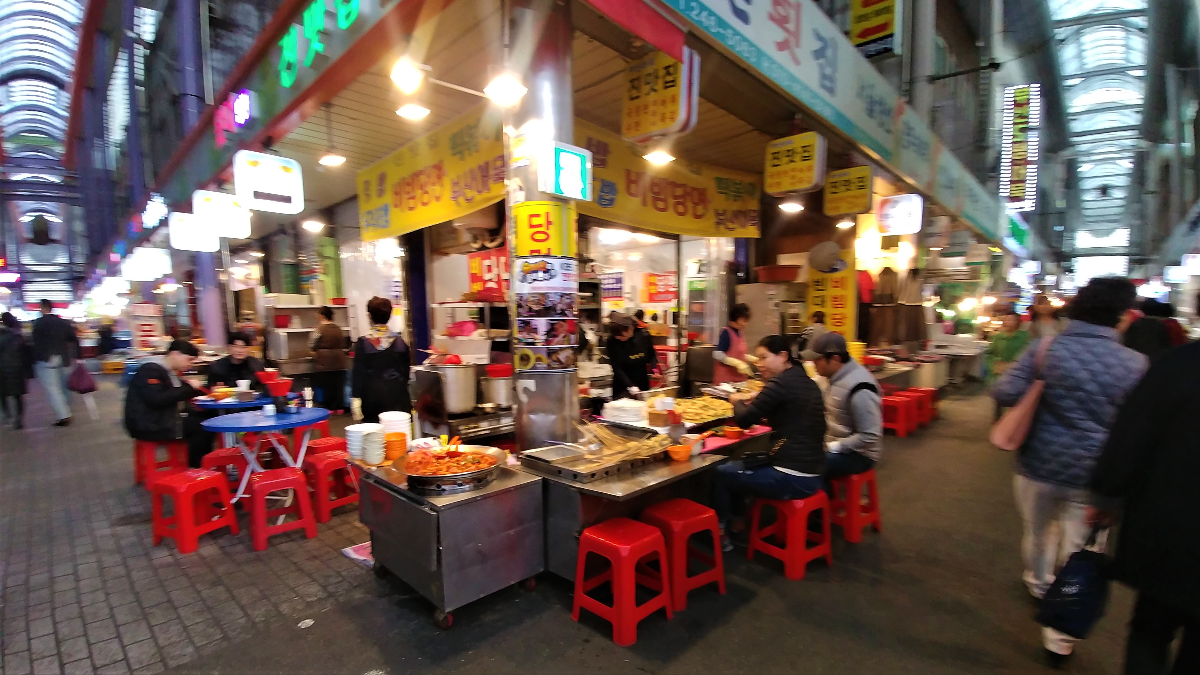 Busan marche gukje ou manger cuisine de rue blog voyage coree du sud arpenter le chemin