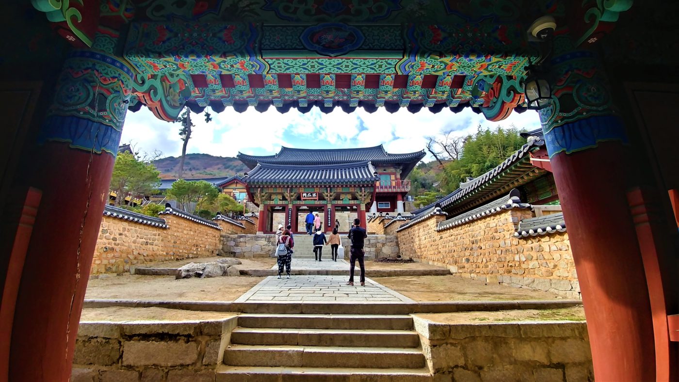 Busan temple beomeosa que voir blog voyage coree arpenter le chemin