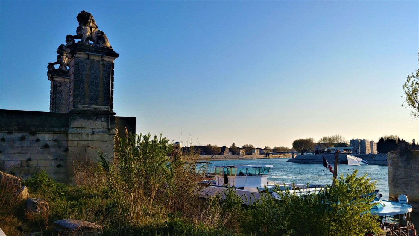 Arles croisière Rhône infos pratiques blog voyage arpenter le chemin