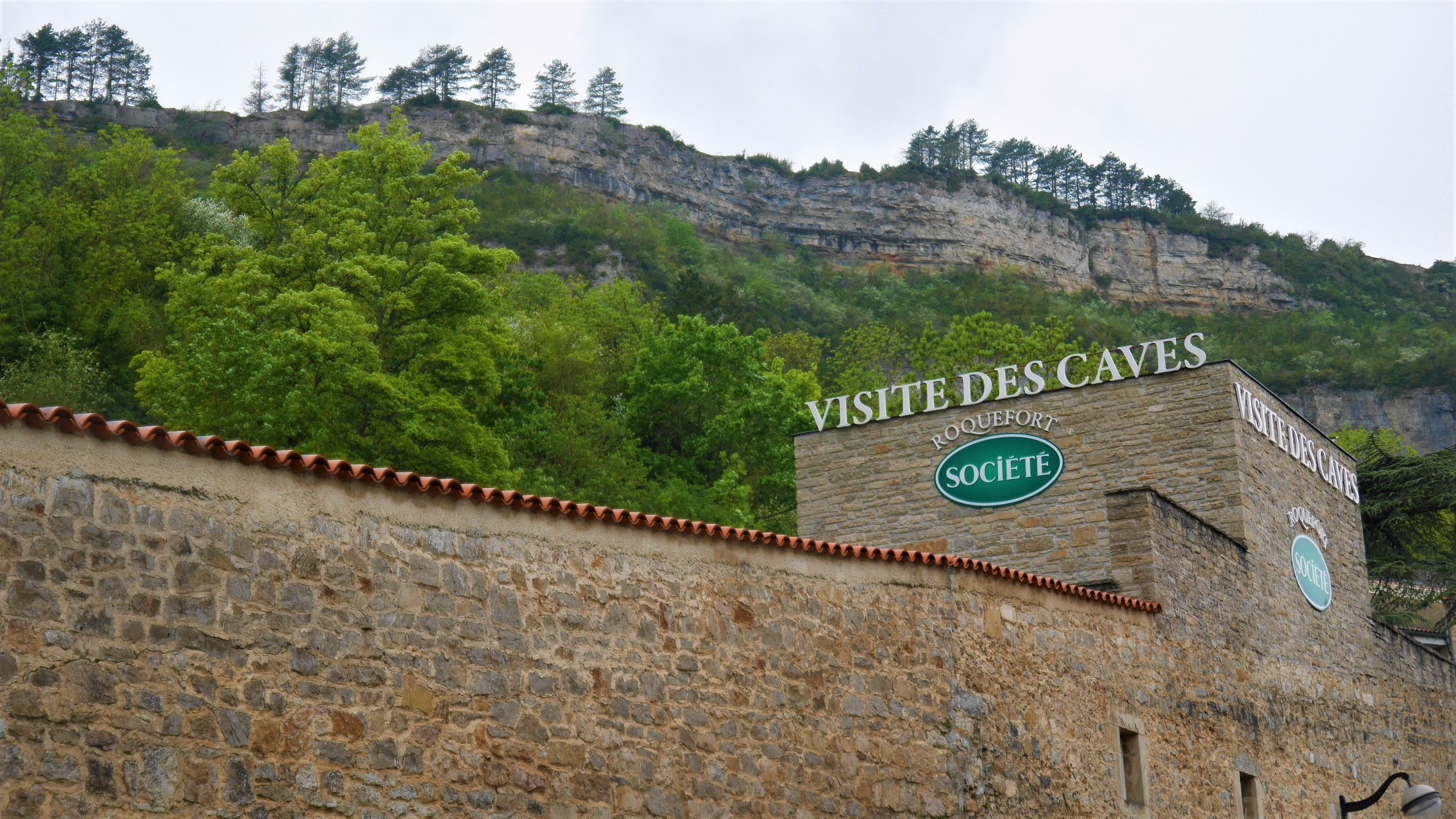 Aveyron Caves Roquefort Société visiter infos pratiques blog voyage france arpenter le chemin