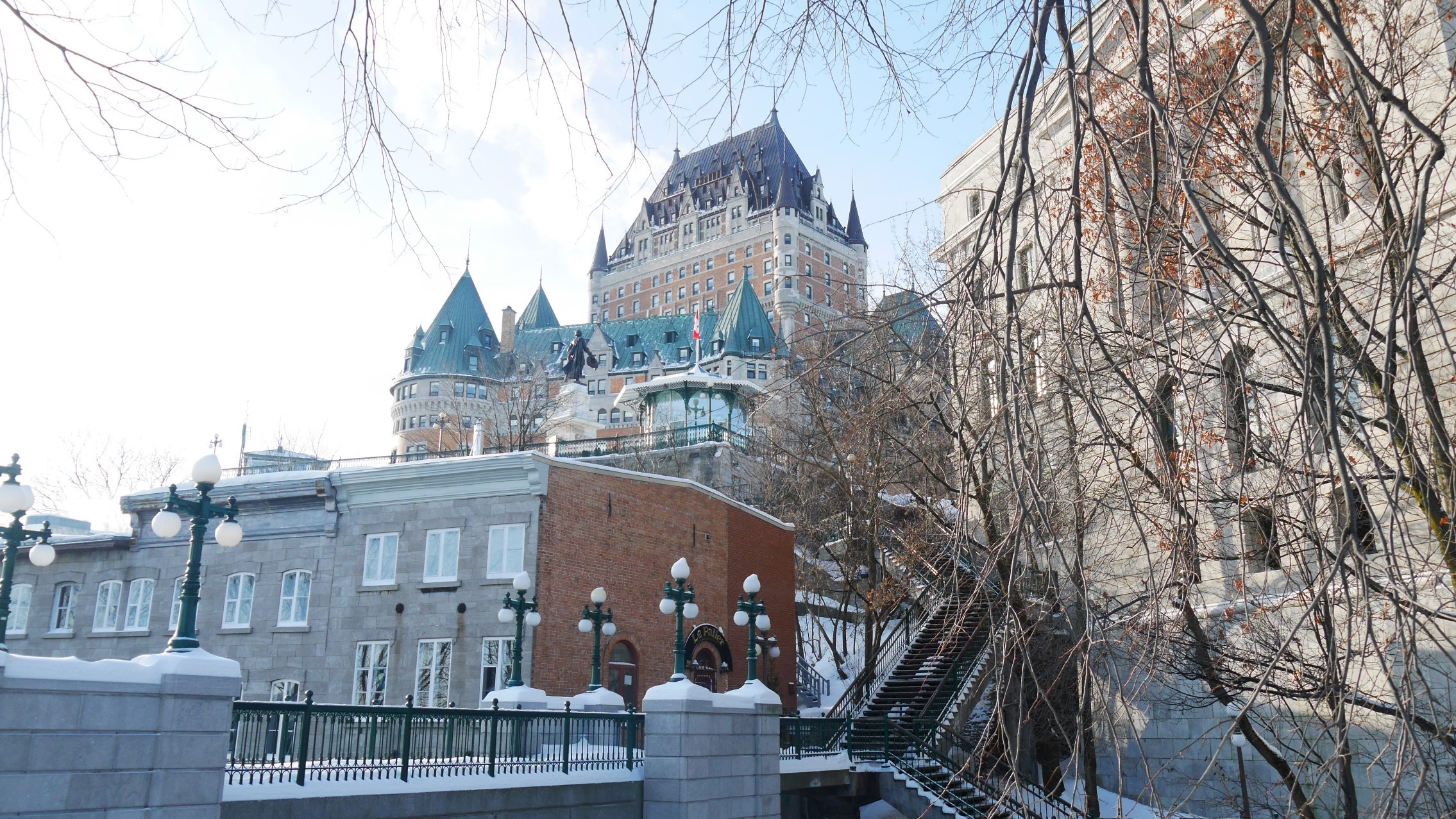 Quebec Noel petit-champlain chateau frontenac que voir blog voyage canada hiver arpenter le chemin